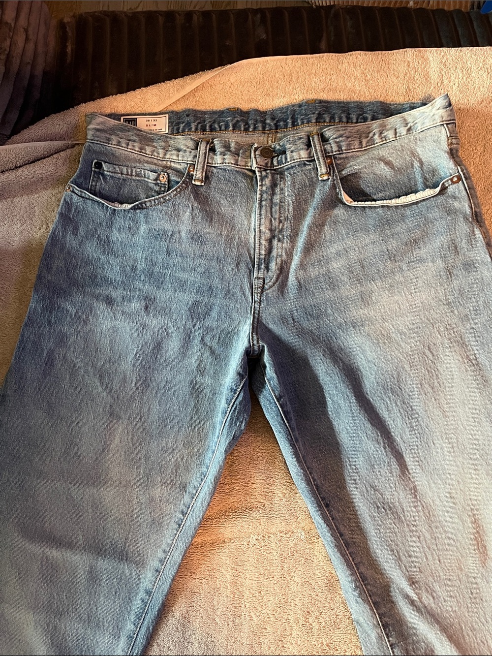GAP Men's Relaxed Light Blue Denim Jeans